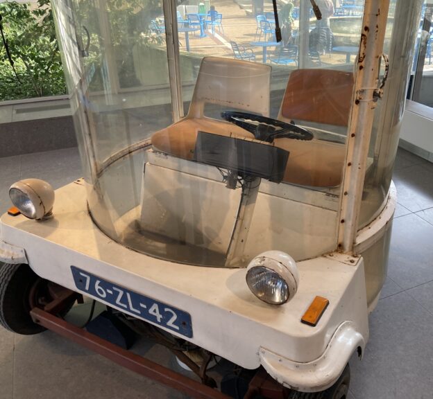 Witkar te zien in Evoluon